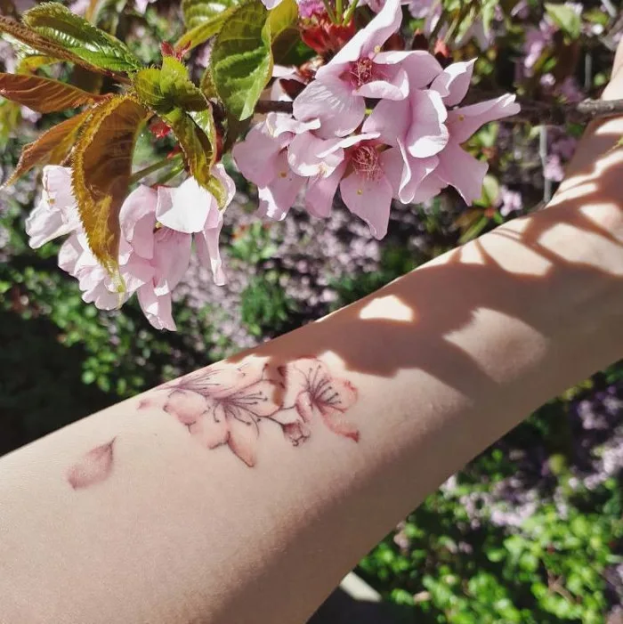 Gợi ý hình xăm hoa đào đẹp cho nữ đầy cuốn hút | Hướng dẫn | Ink