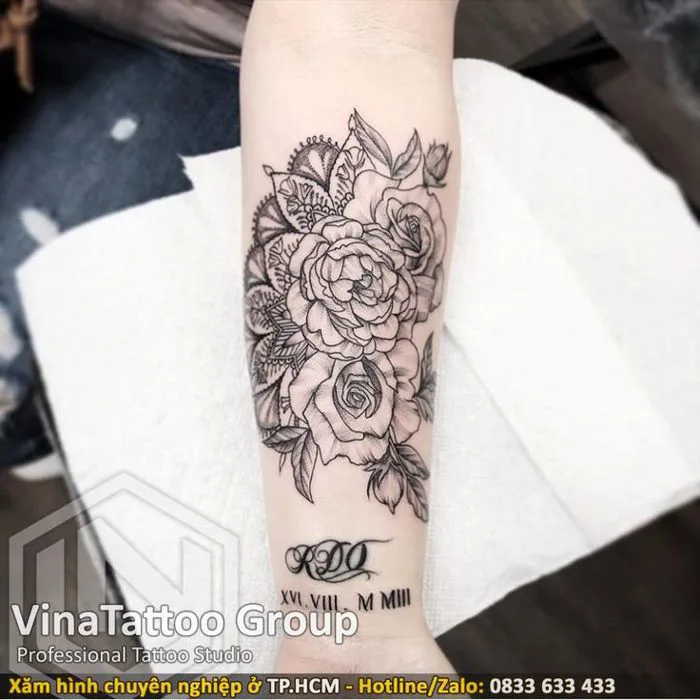 Những hình xăm hoa hồng ở bắp tay (5)
