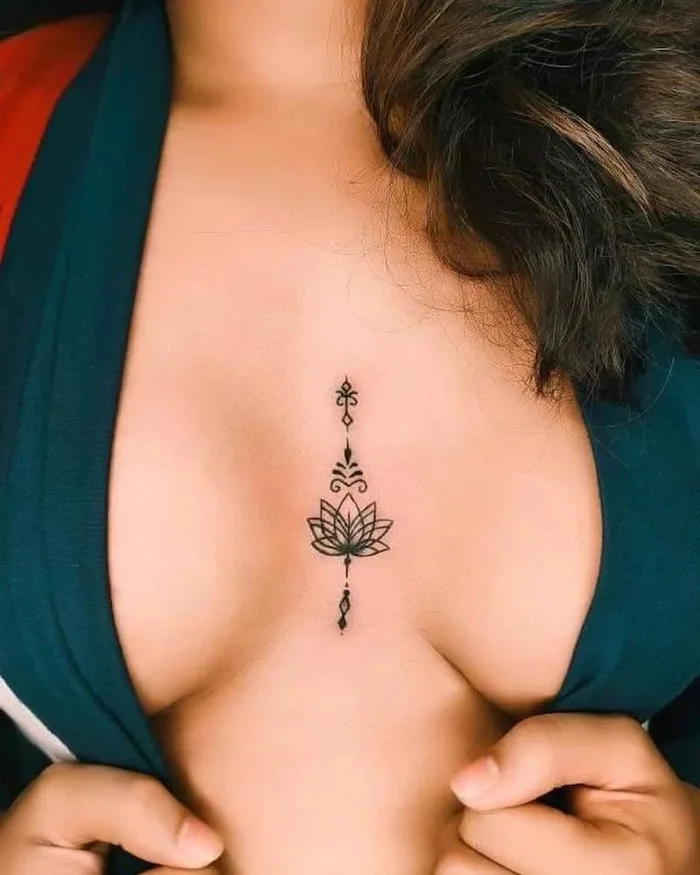 30+ mẫu hình xăm ở ngực cho nữ mini cực quyến rũ và nổi bật