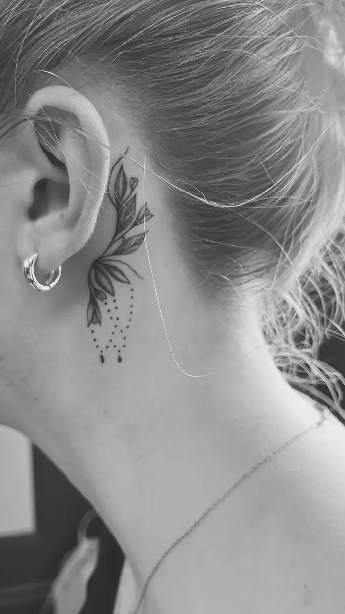 Xăm Hình Sau Tai: Vị Trí Tinh Tế, Thẩm Mỹ Và Riêng Tư - Hình xăm nghệ thuật  Lucky Tattoo