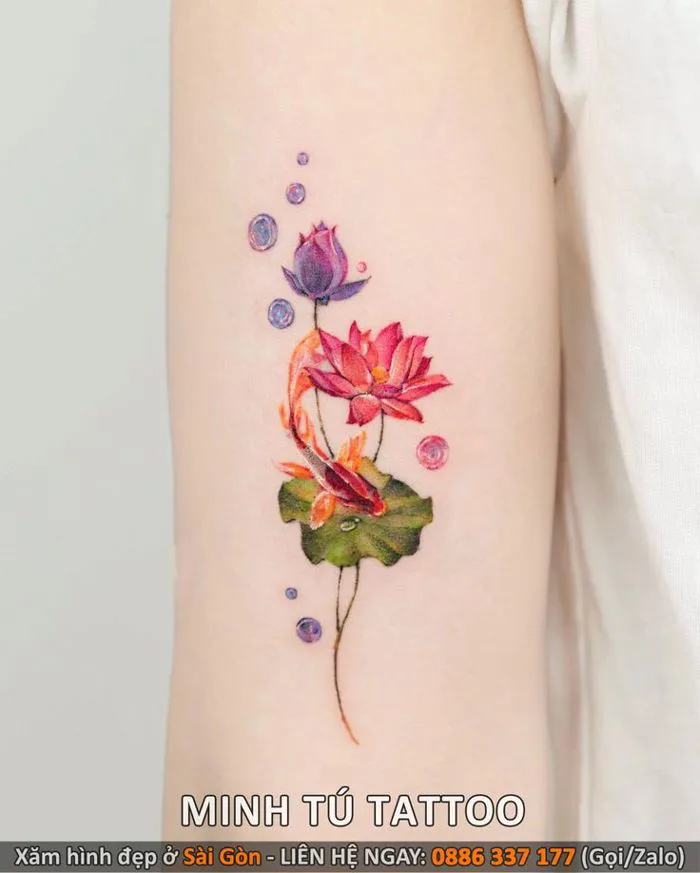 Hình xăm hoa sen ở bắp tay (2)