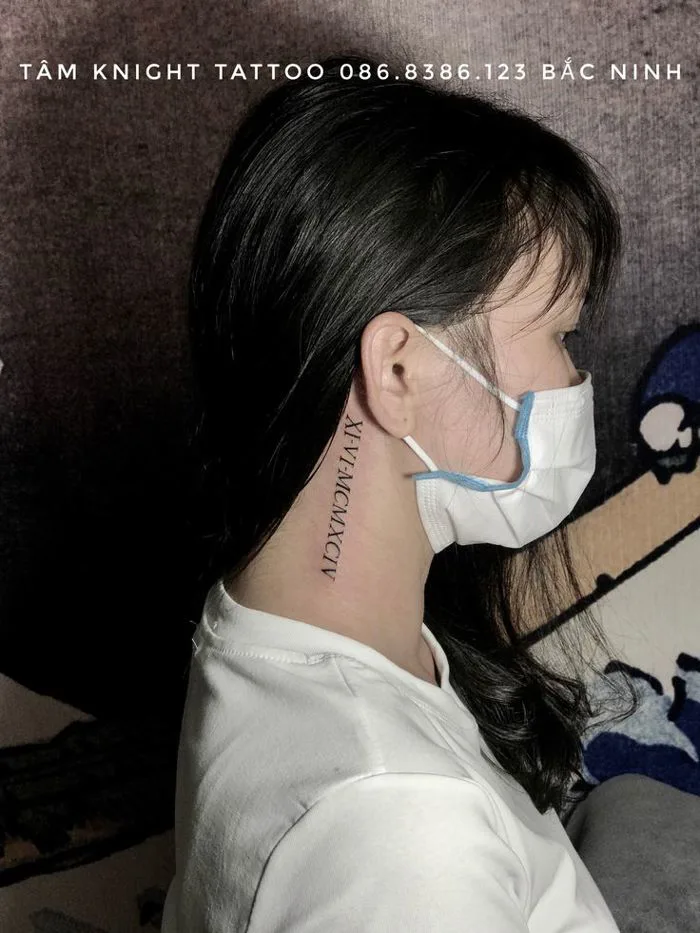 hình xăm ở cổ đẹp, hình xăm số la mã, hình xăm cá tính cho nữ