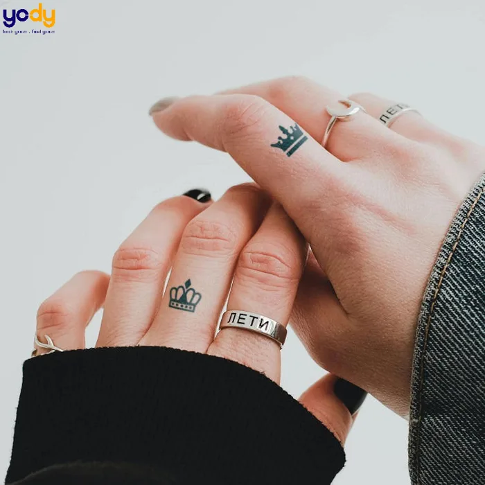 99+ mẫu hình xăm ngón tay siêu đẹp, ý nghĩa cho nam, nữ | Yody