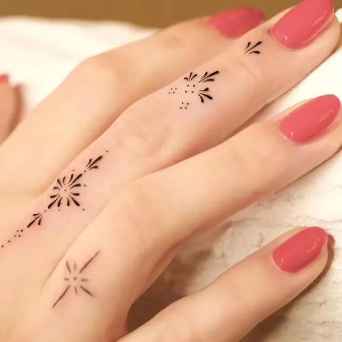 10 ý tưởng hình xăm mini ở ngón tay cho nữ đẹp và ý nghĩa | ELLE