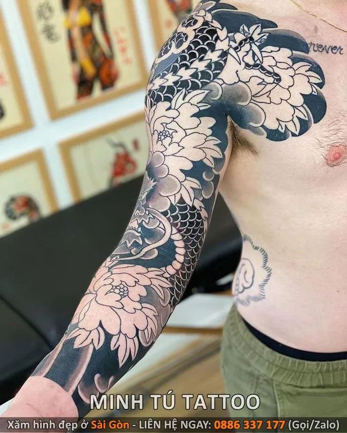 Các hình xăm rồng và hoa mẫu đơn full tay qua ngực