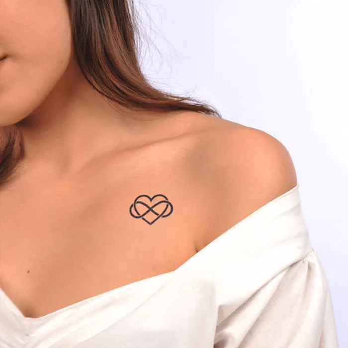 30+ mẫu hình xăm ở ngực cho nữ mini cực quyến rũ và nổi bật