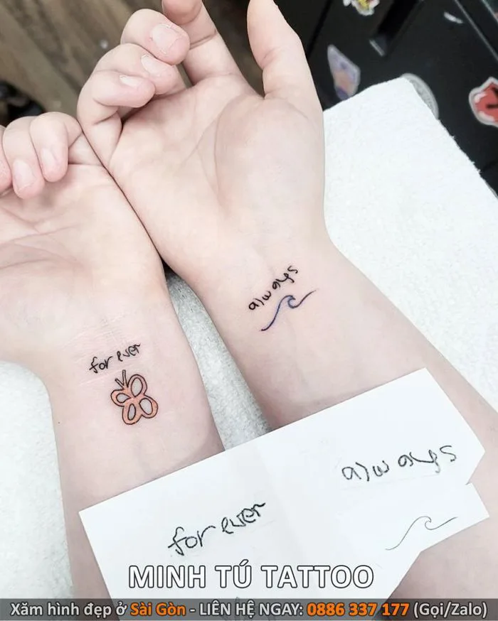 Hình xăm mini couple ở cổ tay