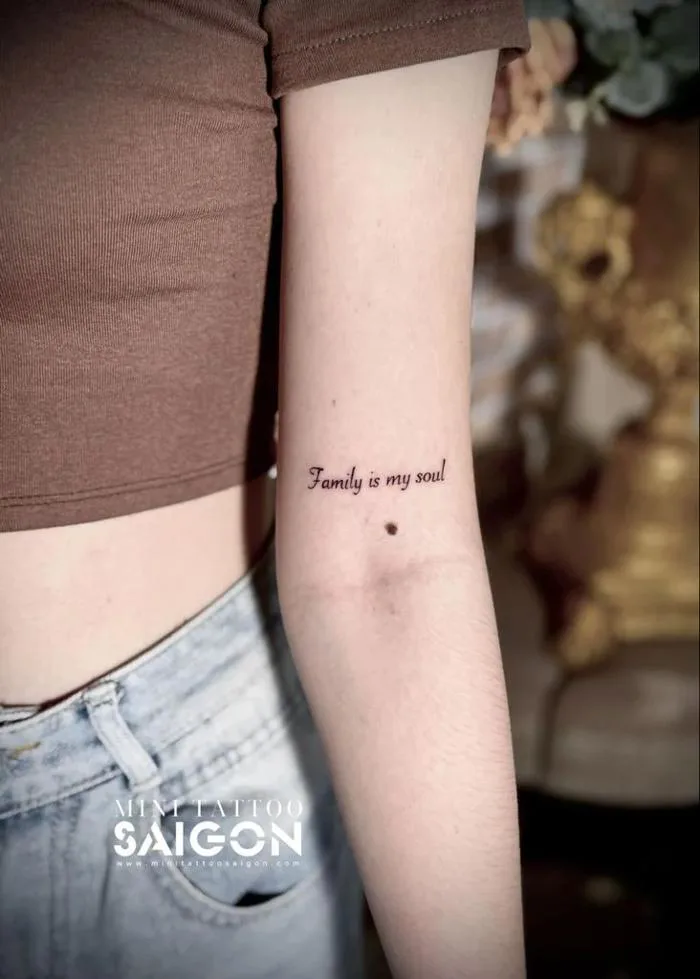 Tổng hợp 99+ hình xăm chữ về gia đình ý nghĩa và đầy cảm xúc – Mini Tattoo  Saigon - Xăm hình nghệ thuật uy tín tại Sài Gòn