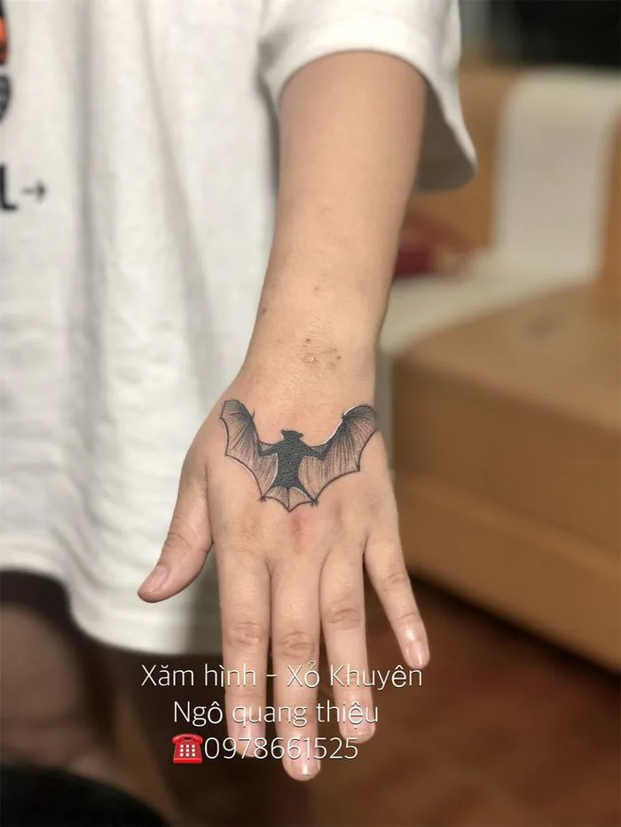 hình xăm mini mu bàn tay